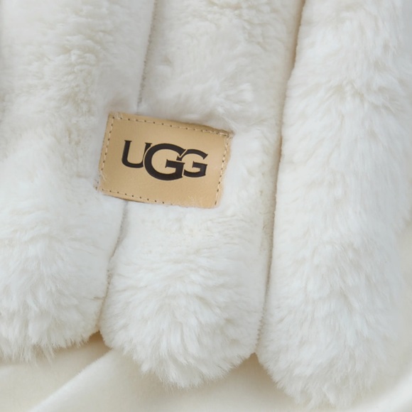 UGG Bedding Ugg Fur Throw Kaylah Cream White Faux Channel Quilted